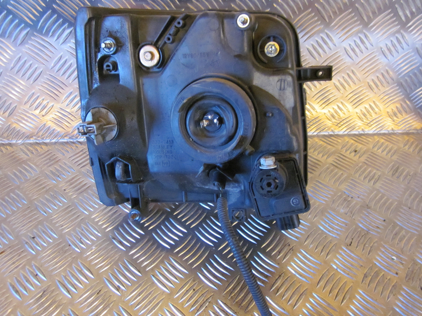 Suzuki Wagon R Forlygte Med OEM Nr. Ophugger Fra Suzuki Ophugger