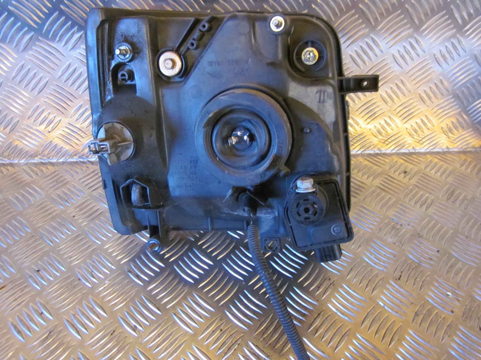 Suzuki Wagon R Forlygte Med OEM Nr. Ophugger Fra Suzuki Ophugger