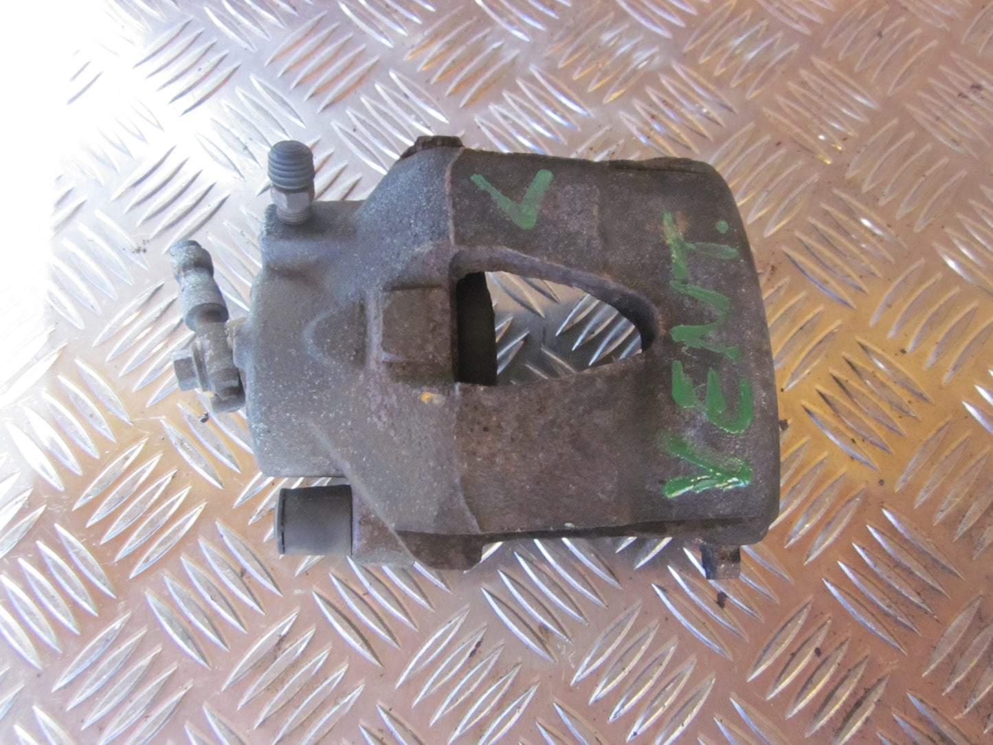VW Golf 4 1J Bremsekaliber VF Med OEM Nr. Ophugger Fra VW Ophugger