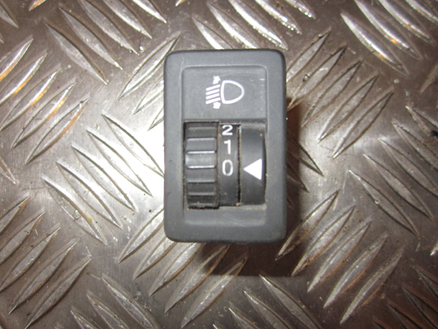 Suzuki Alto Kontakt Lygtejustering Med OEM Nr. Ophugger Fra Suzuki Ophugger