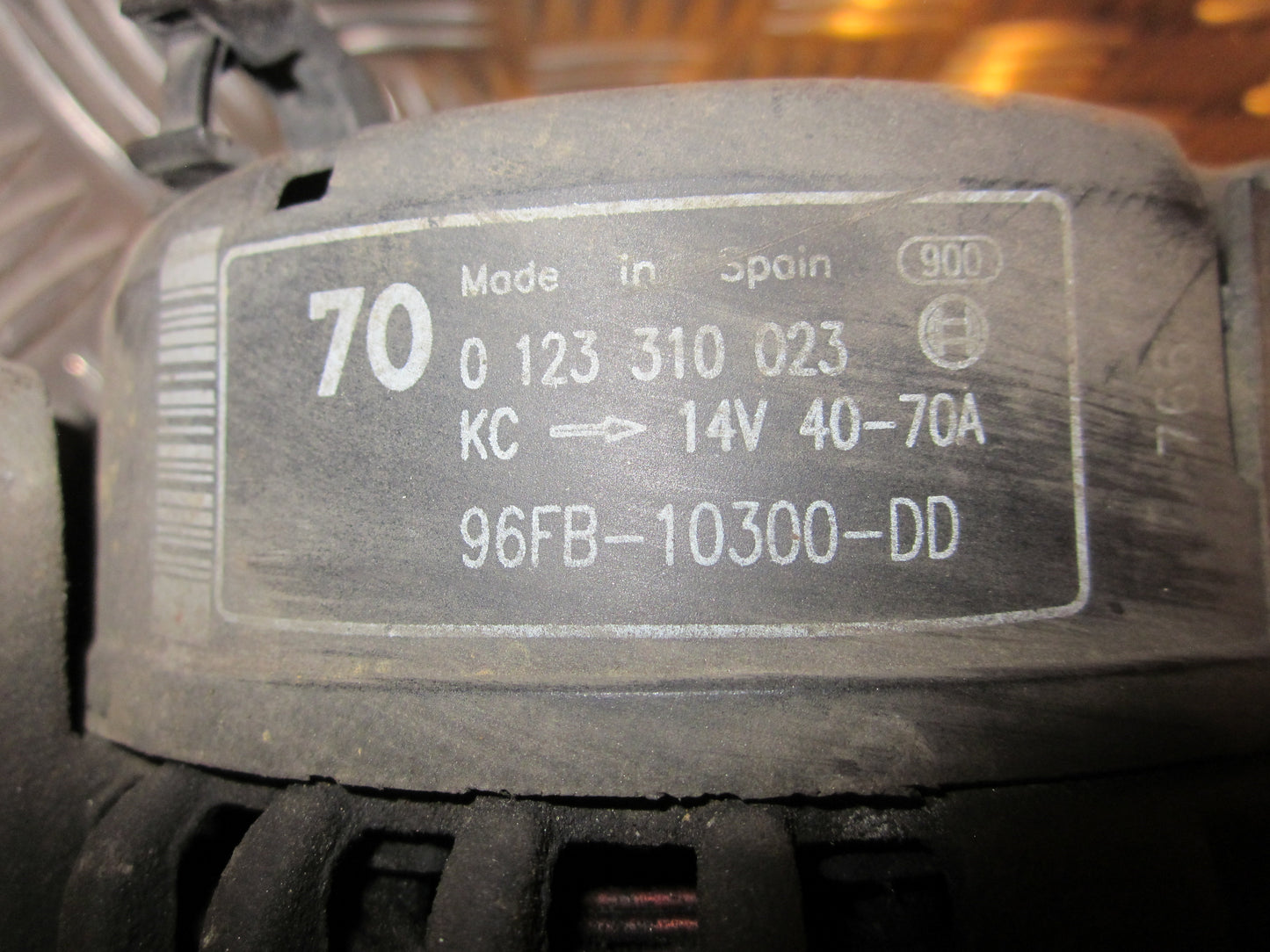 Mazda 121 ZQ Generator Med OEM Nr. 0123310023 Fra Mazda Ophugger