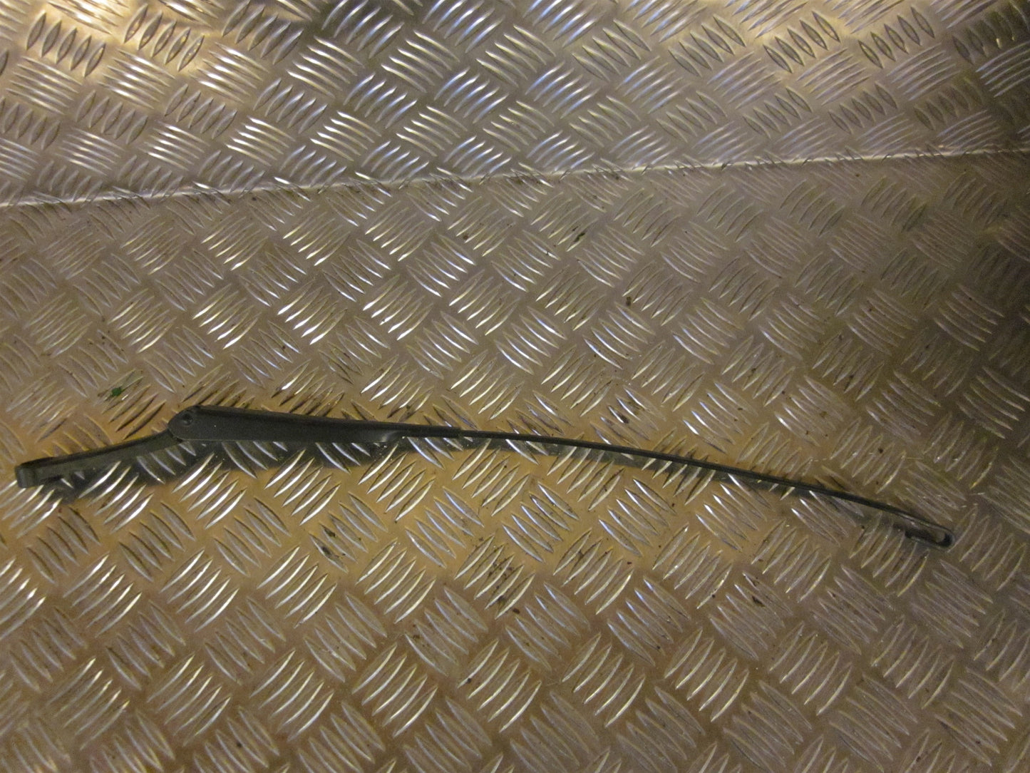 Audi A4 8D Viskerarm Med OEM Nr. Ophugger Fra Audi Ophugger