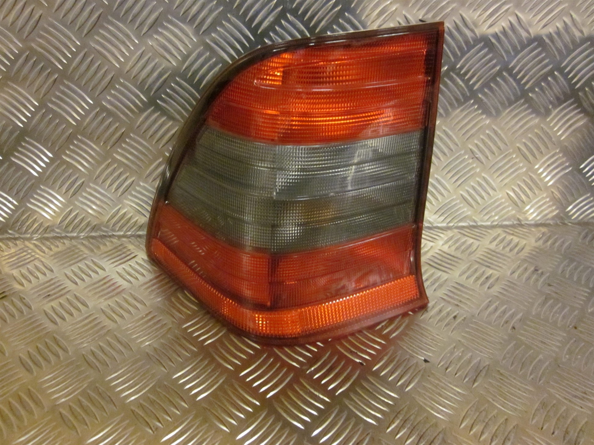 Mercedes C 180-280 W202 Baglygte Med OEM Nr. Ophugger Fra Mercedes Ophugger