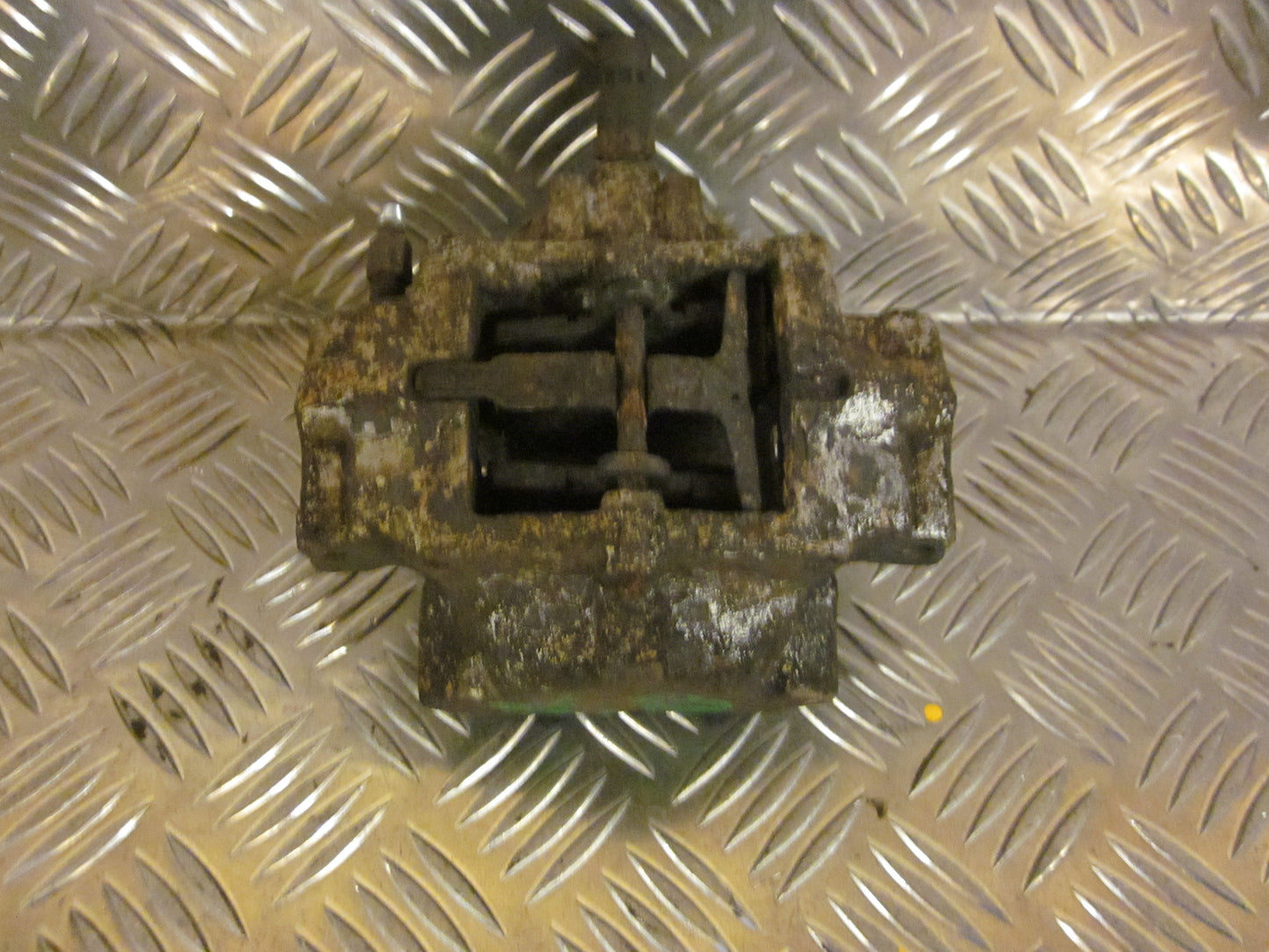 Mercedes C 180-280 W202 Bremsekaliber VB Med OEM Nr. Ophugger Fra Mercedes Ophugger