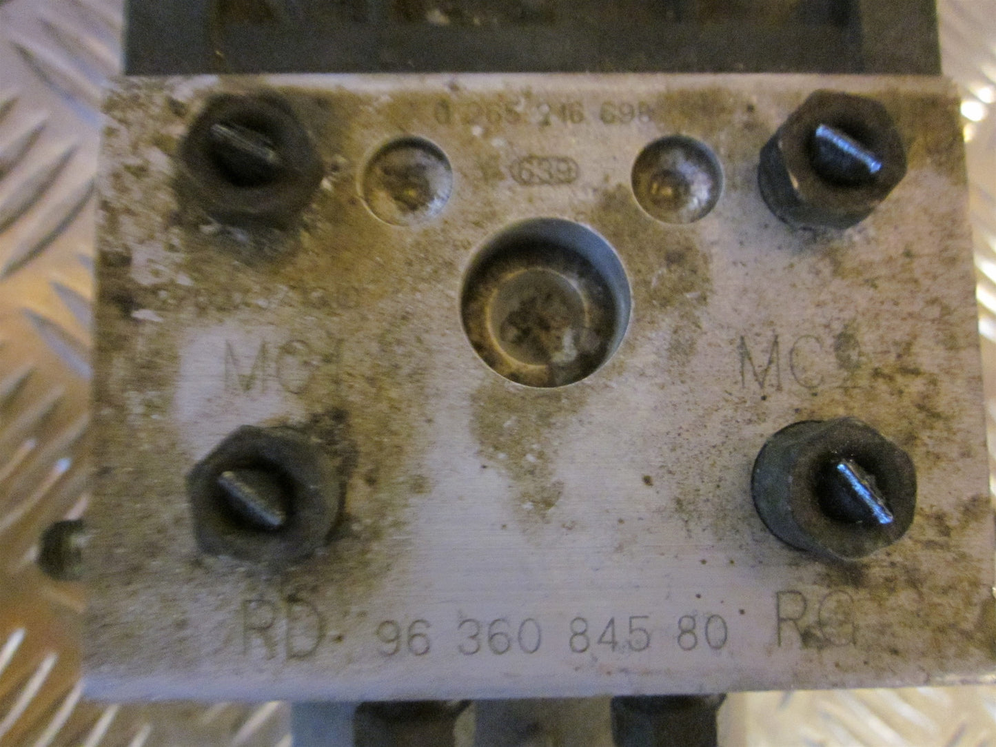 Peugeot 306 Abs Pumpe Med OEM Nr. 0265216698 Fra Peugeot Ophugger