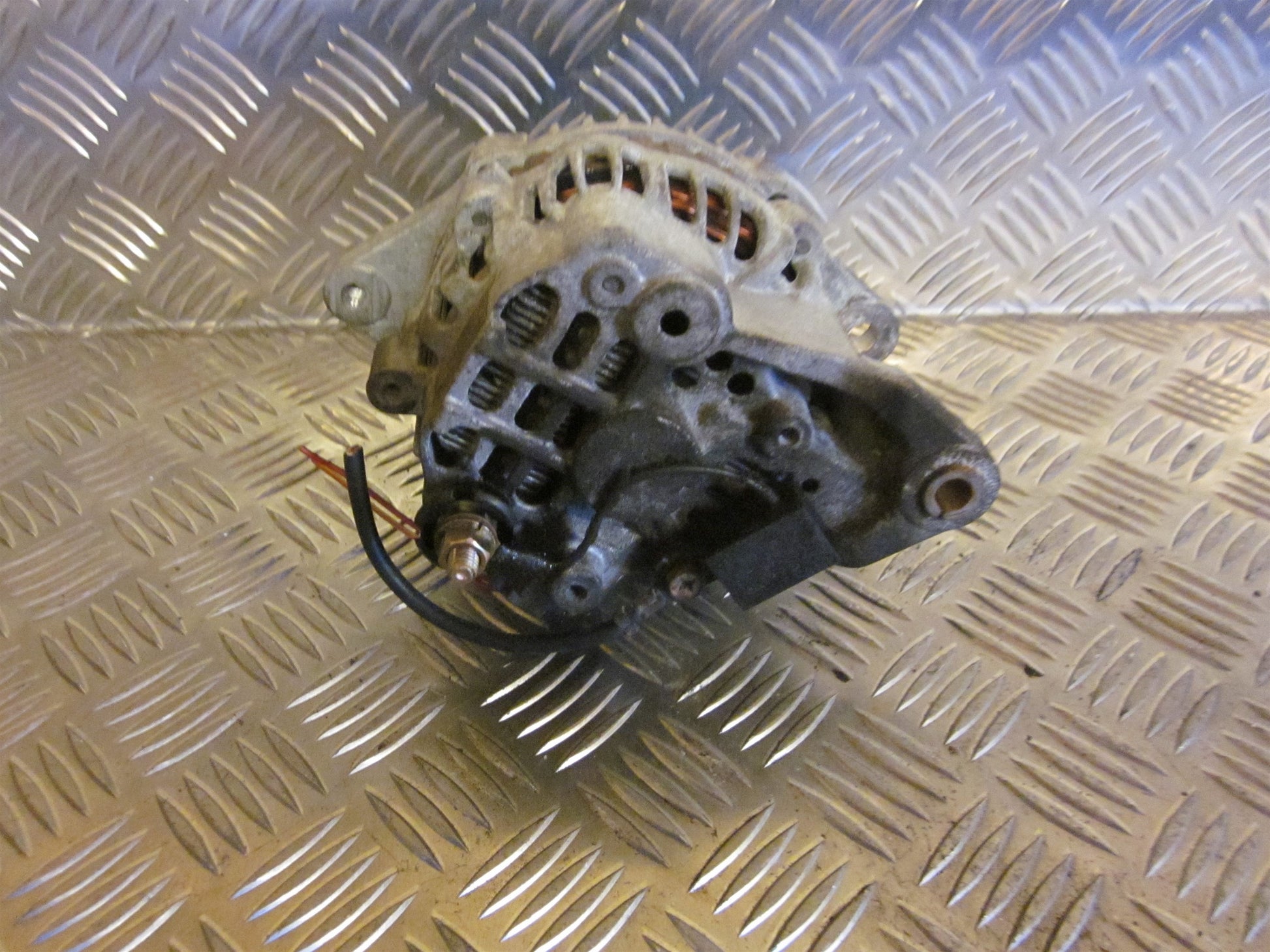 Nissan Almera N15 Generator Med OEM Nr. 231000M010 Fra Nissan Ophugger