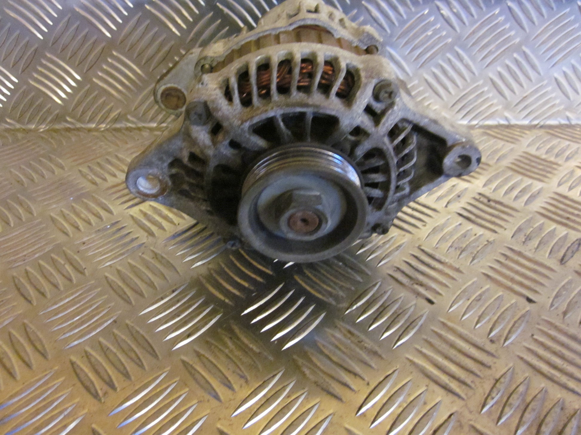 Nissan Almera N15 Generator Med OEM Nr. 231000M010 Fra Nissan Ophugger