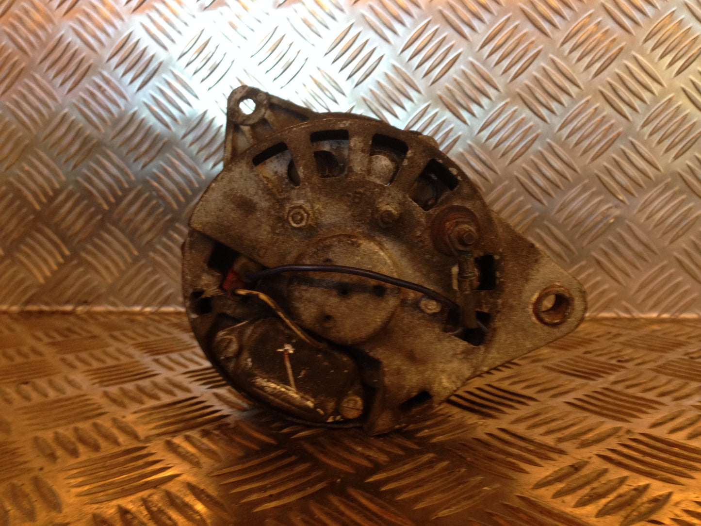 Skoda Favorit 136 Generator Med OEM Nr. Ophugger Fra Skoda Ophugger