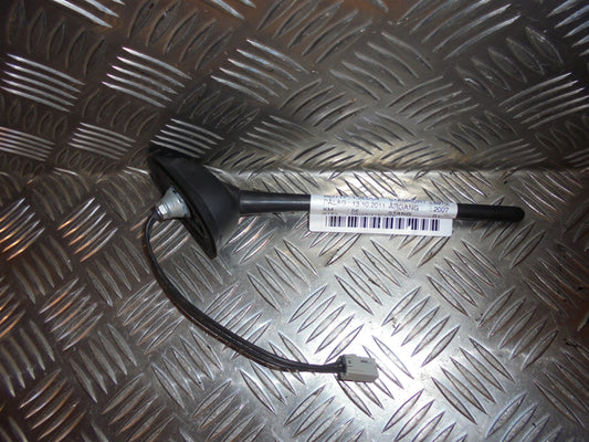 Suzuki Swift Antenne Med OEM Nr. Ophugger Fra Suzuki Ophugger