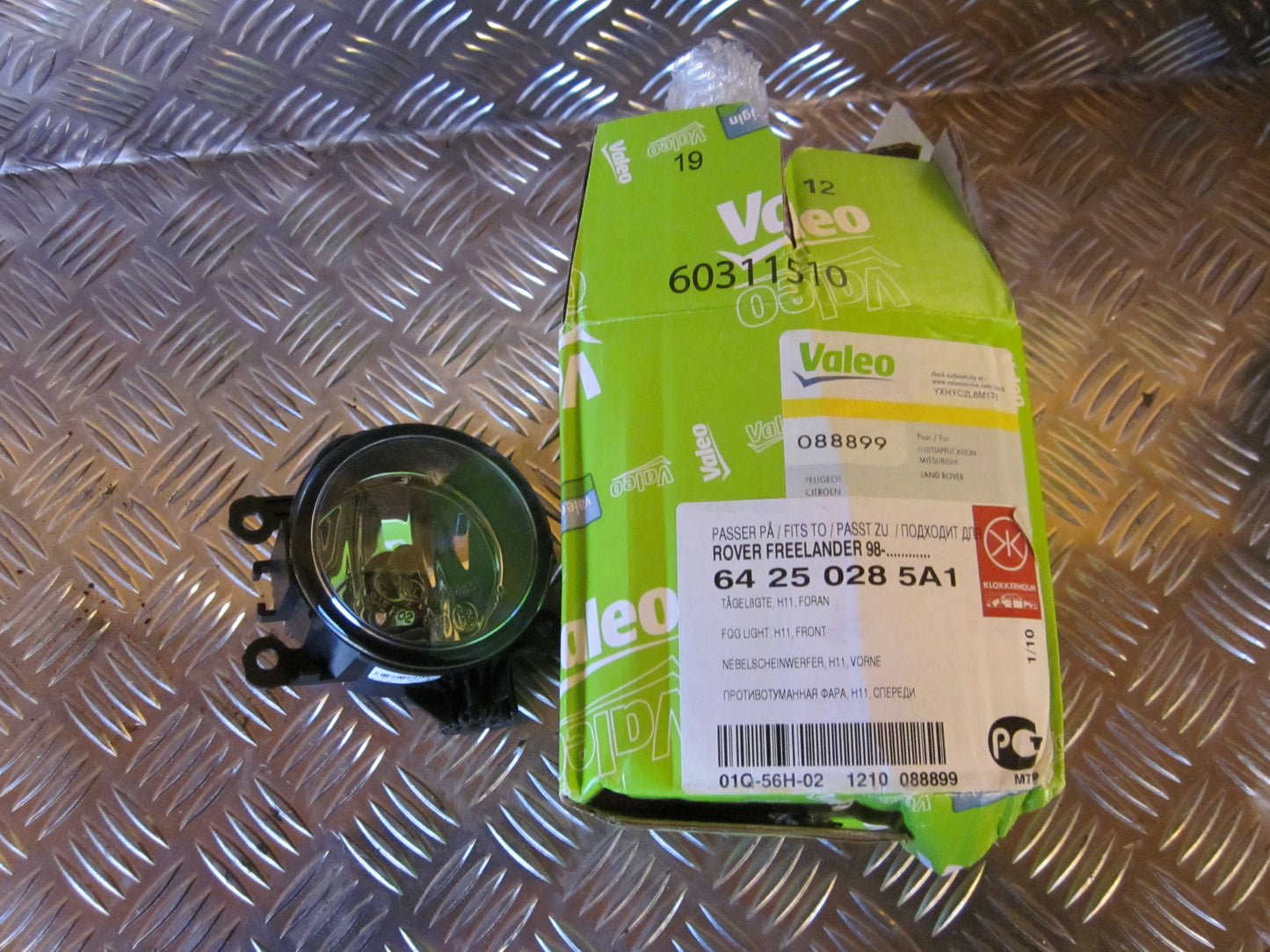 Mitsubishi Outlander Tågelygte For Med OEM Nr. Ophugger Fra Mitsubishi Ophugger