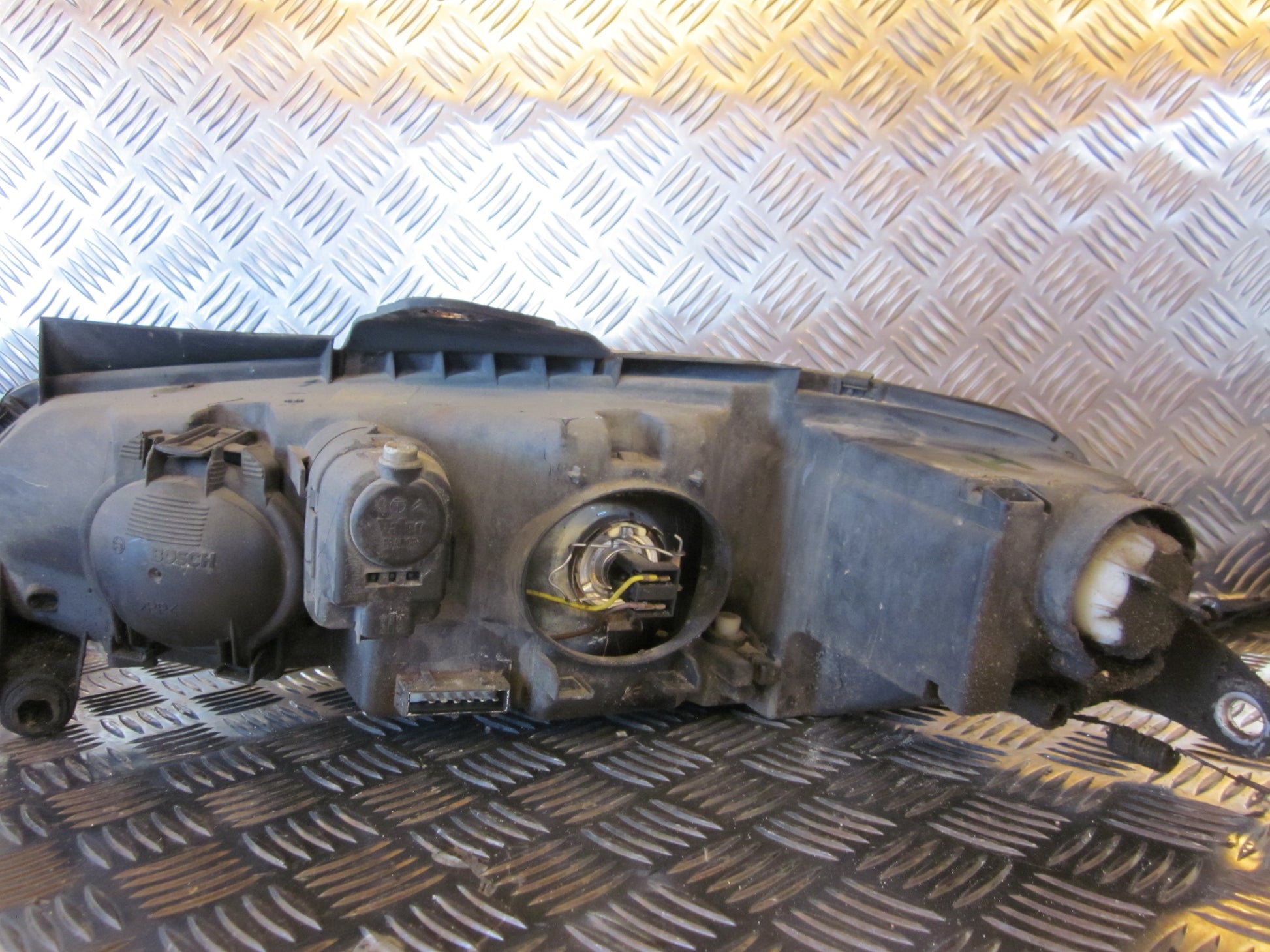 Peugeot 406 Forlygte Med OEM Nr. Ophugger Fra Peugeot Ophugger