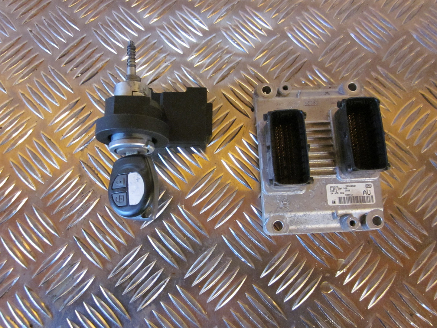 Opel Agila A Motorstyring - Motorstyreboks - Injection Elboks Med OEM Nr. 0261207426 Fra Opel Ophugger