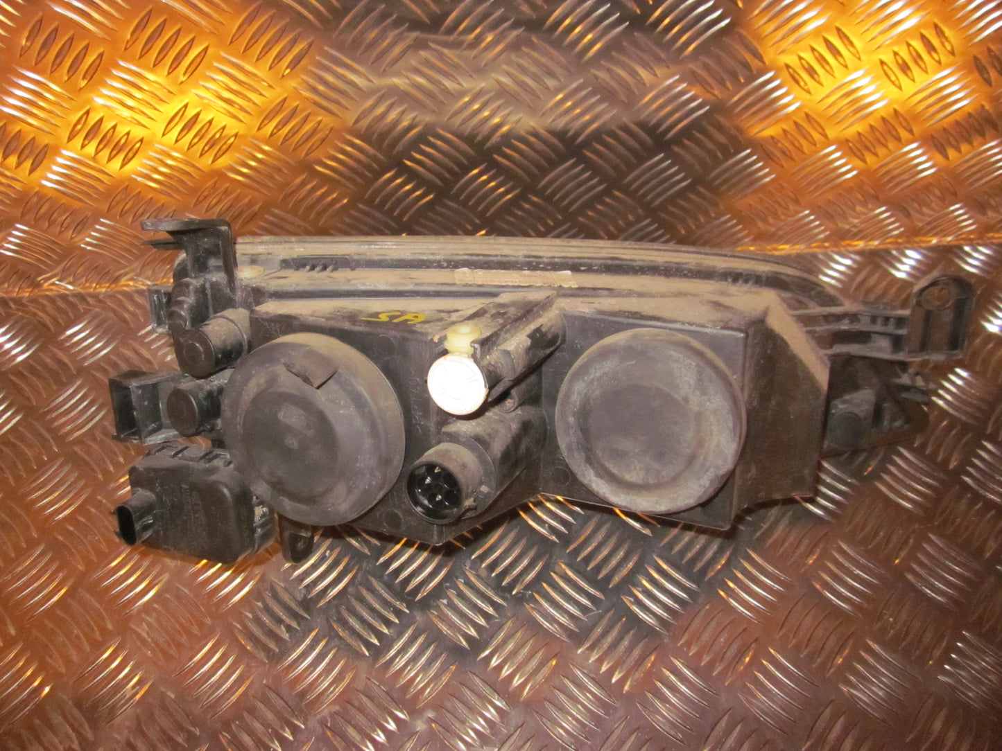 Opel Vectra B Forlygte Med OEM Nr. 90464145 Fra Opel Ophugger