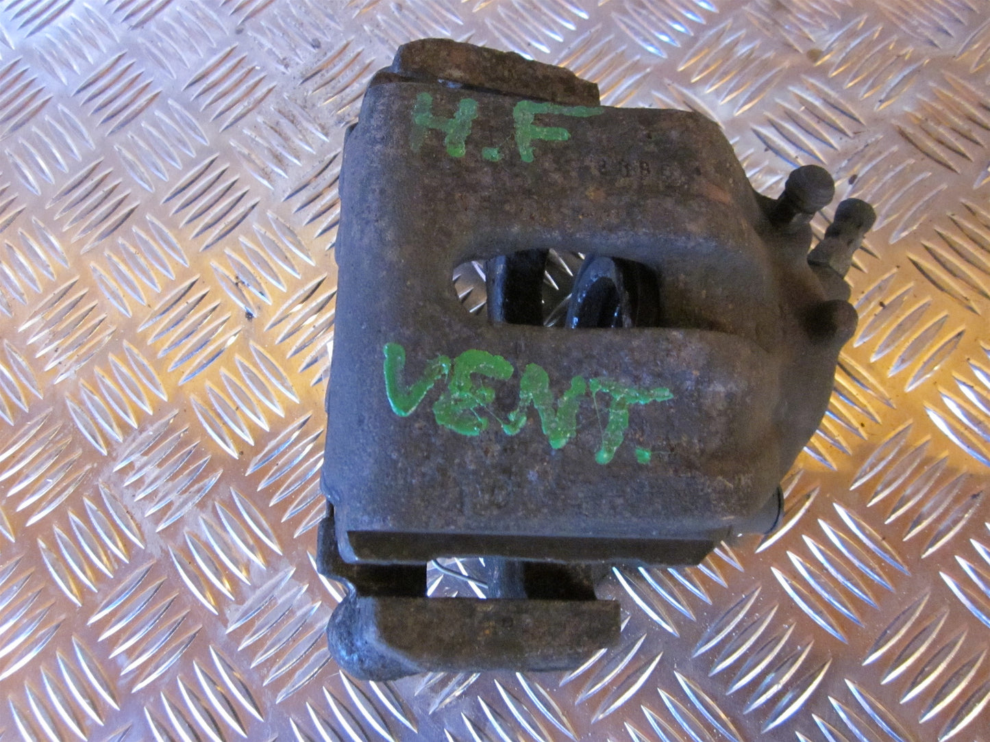 Volvo 70 Serie Bremsekaliber HF Med OEM Nr. Ophugger Fra Volvo Ophugger