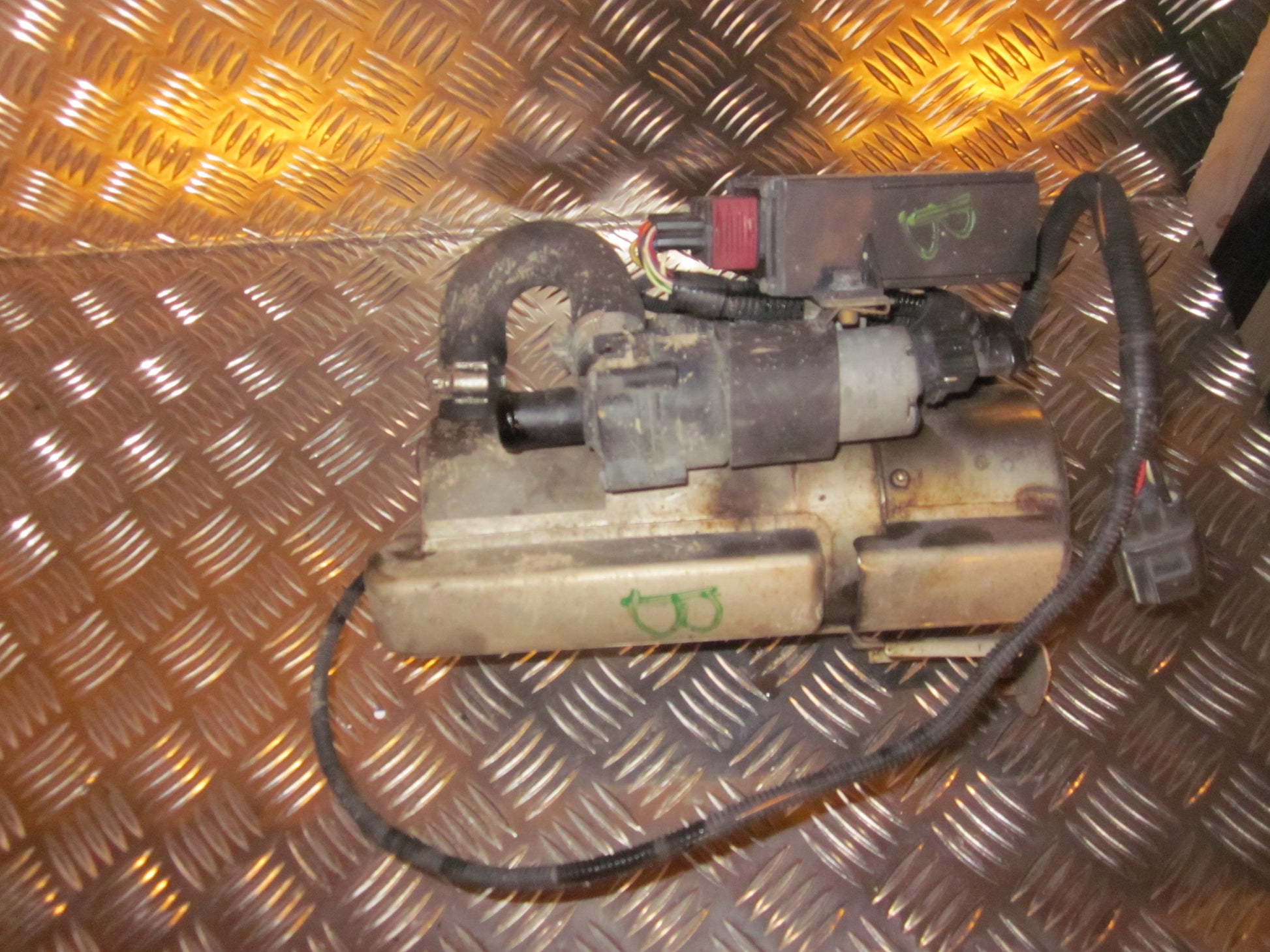 Volvo 80 Serie Motor/Kabine Varmer Fyr Med OEM Nr. Ophugger Fra Volvo Ophugger
