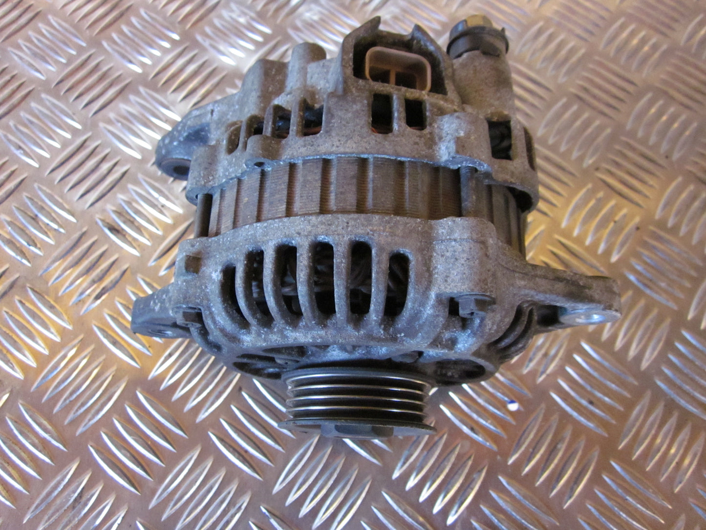 Mazda 323 S 4D BA12 Generator Med OEM Nr. A2TB0091 Fra Mazda Ophugger