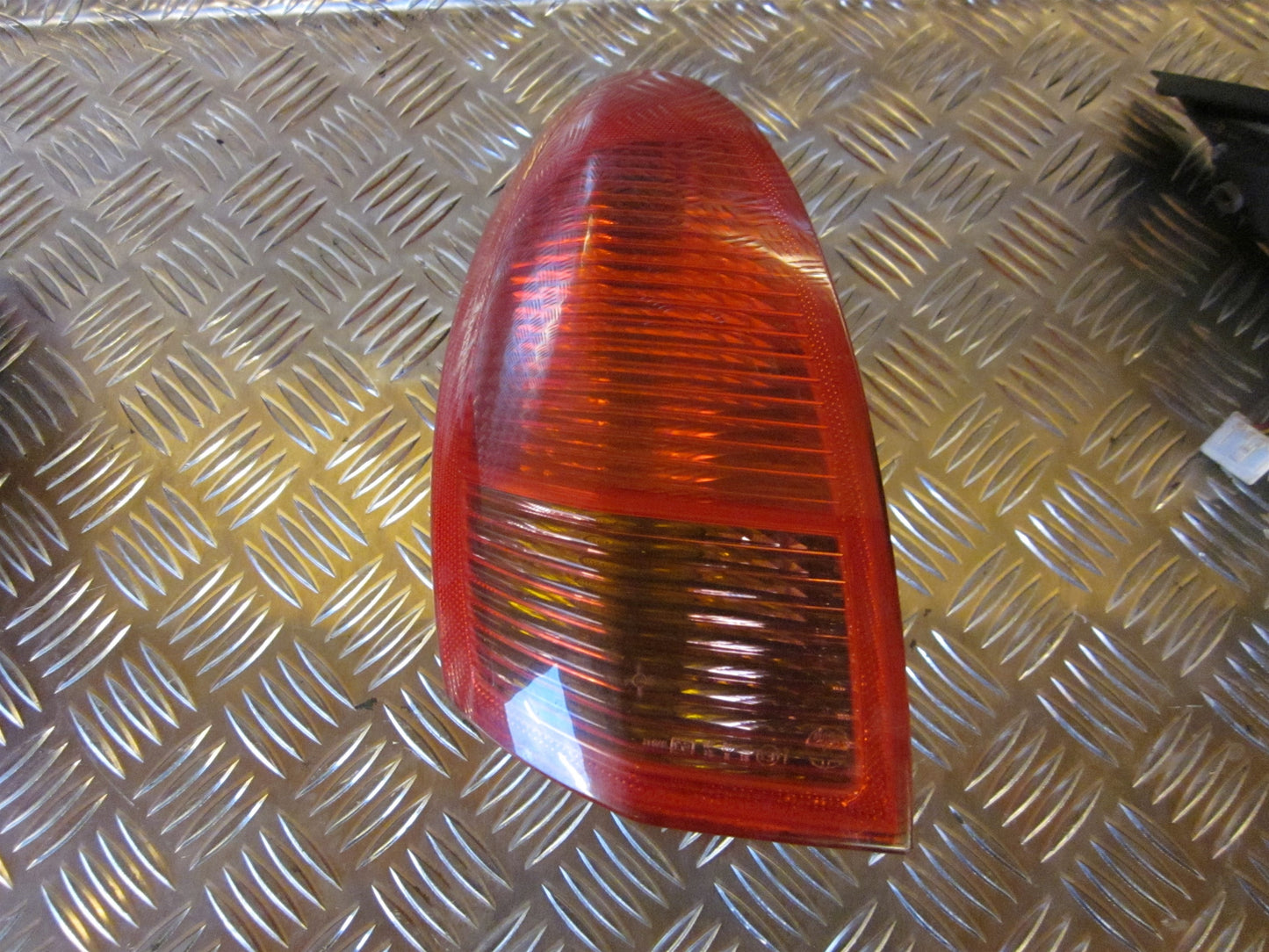 Alfa Romeo 147 Baglygte Med OEM Nr. Ophugger Fra Alfa Romeo Ophugger