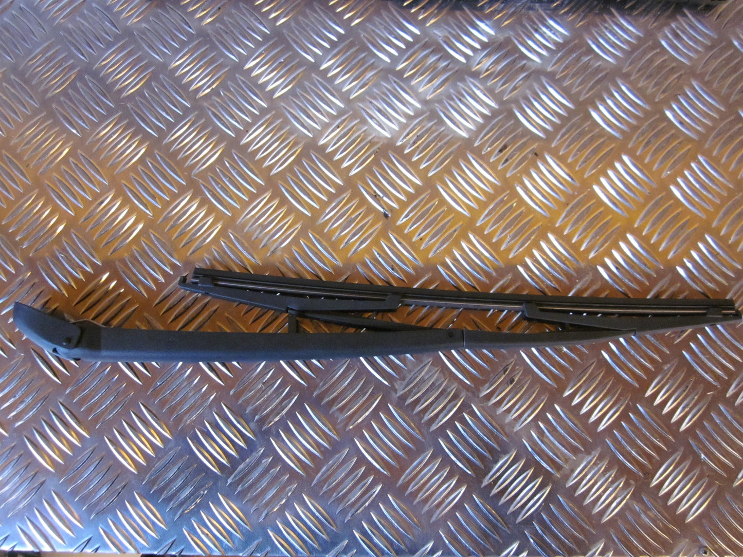 Alfa Romeo 147 Viskerarm Med OEM Nr. Ophugger Fra Alfa Romeo Ophugger