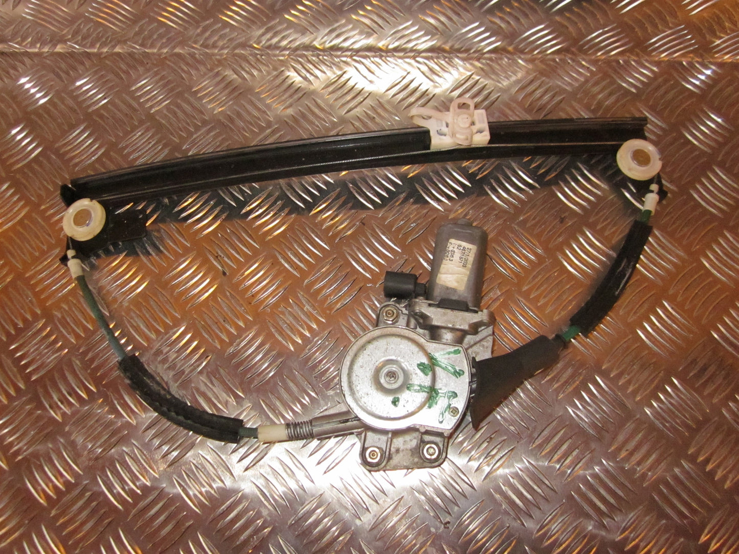 Alfa Romeo 147 Rudemotor - Rudehejs Med OEM Nr. Ophugger Fra Alfa Romeo Ophugger