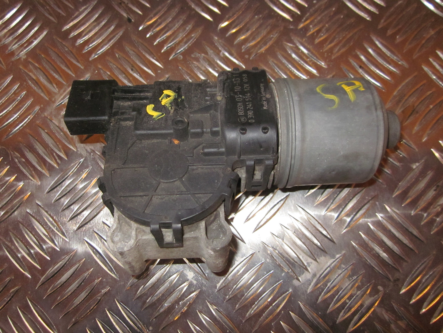 Alfa Romeo 147 Viskermotor Med OEM Nr. Ophugger Fra Alfa Romeo Ophugger