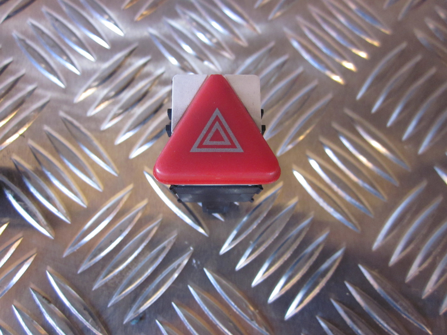 Skoda Fabia Kontakt Katastrofe Med OEM Nr. 6Y0953235 Fra Skoda Ophugger