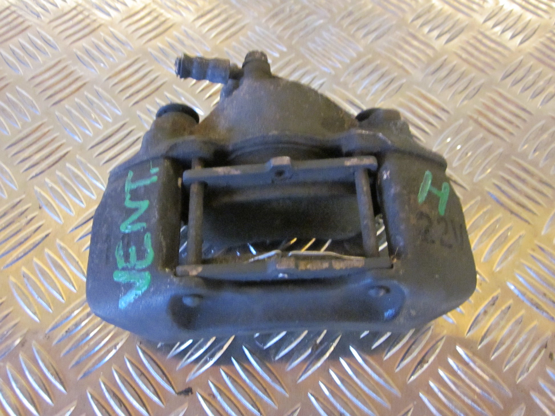 Mazda MX3 Bremsekaliber HF Med OEM Nr. Ophugger Fra Mazda Ophugger