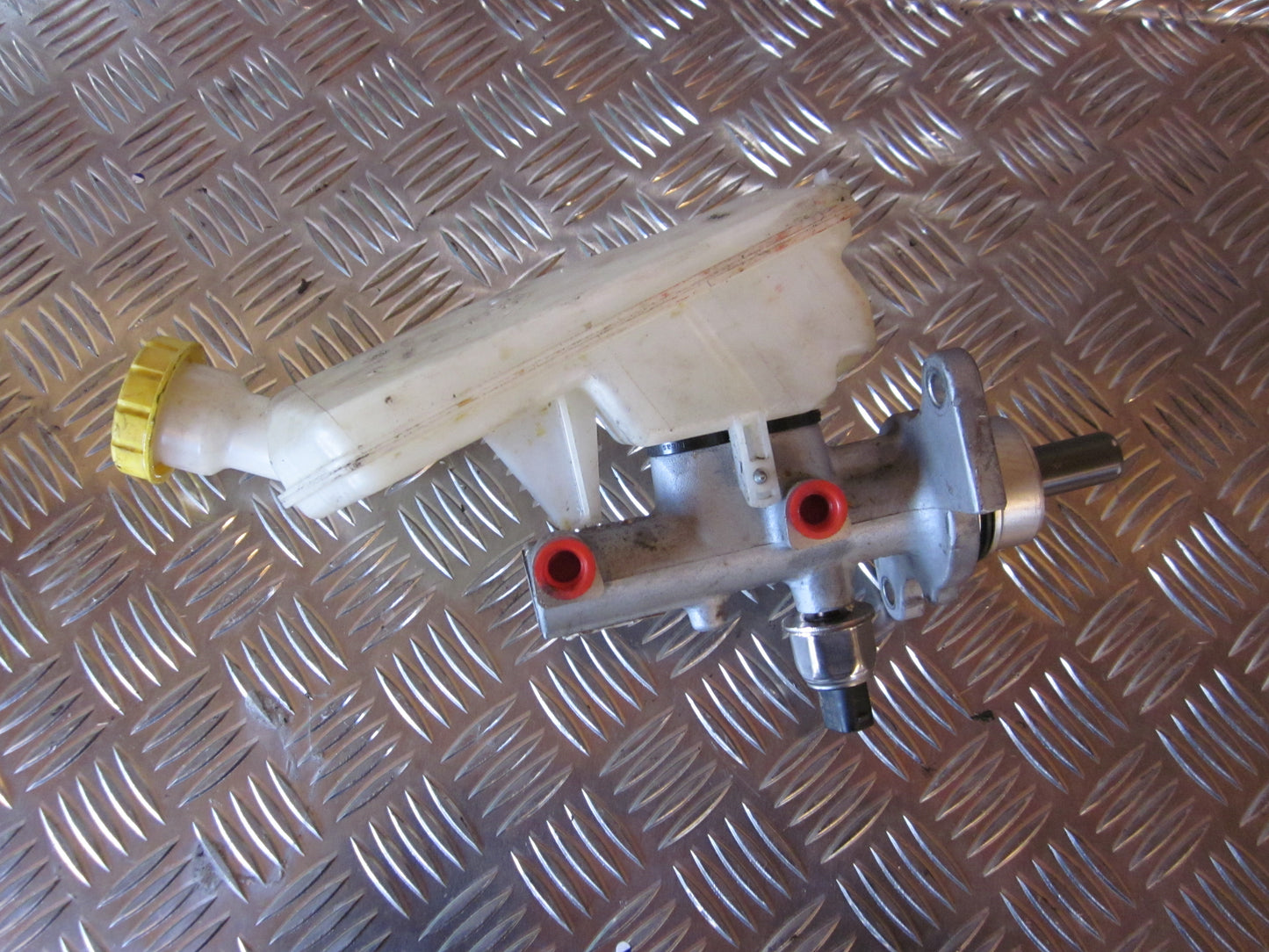 Citroen C2 Bremsehovedcylinder Med OEM Nr. Ophugger Fra Citroen Ophugger