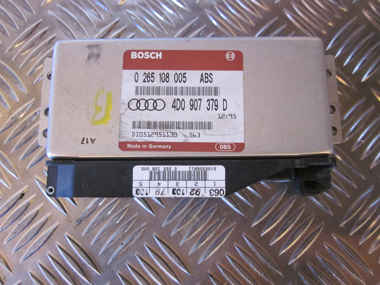 Audi A4 8D Abs Elboks Med OEM Nr. Ophugger Fra Audi Ophugger