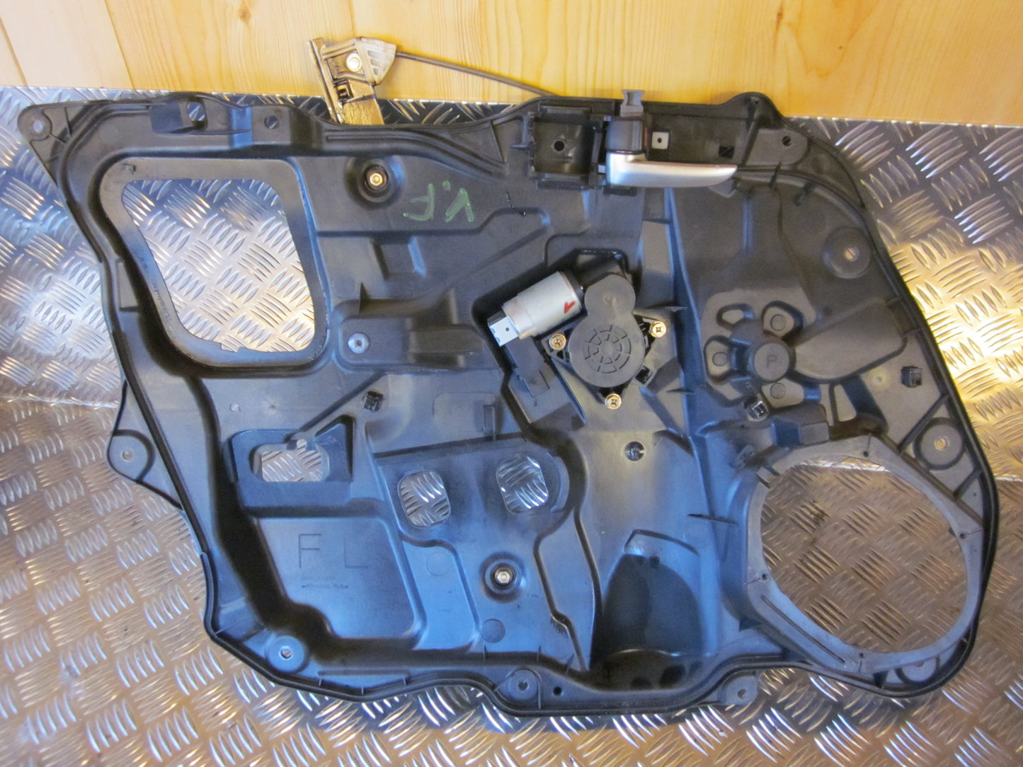 Mazda 3 BK Rudemotor - Rudehejs Med OEM Nr. Ophugger Fra Mazda Ophugger