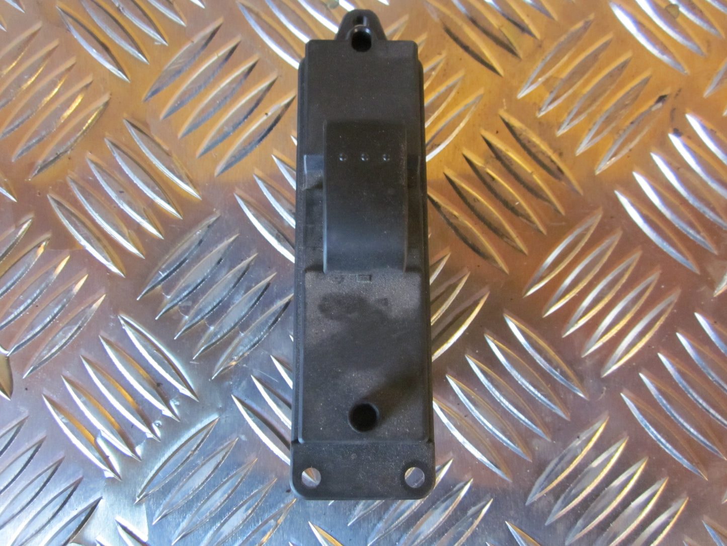 Mazda 3 BK Kontakt Rudehejs Med OEM Nr. Ophugger Fra Mazda Ophugger