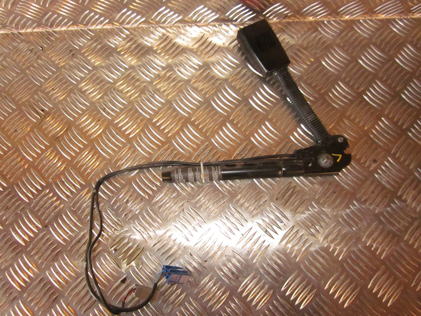 Mazda 3 BK Selestrammer Med OEM Nr. Ophugger Fra Mazda Ophugger