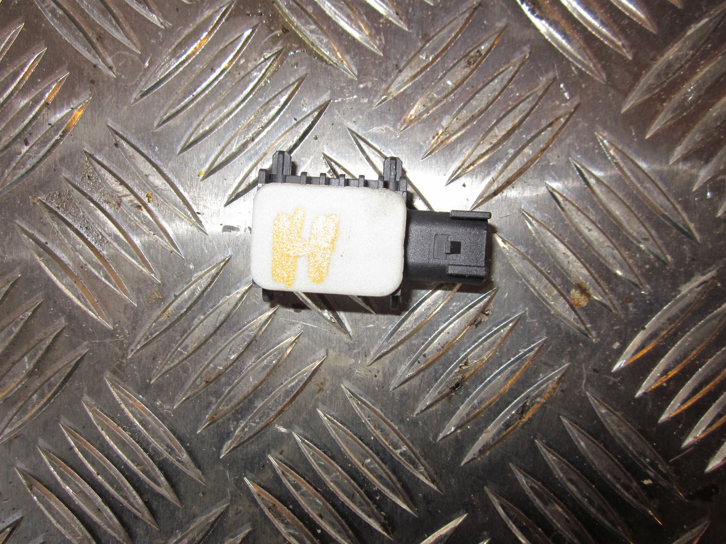 Mazda 3 BK Airbag Føler Med OEM Nr. Ophugger Fra Mazda Ophugger