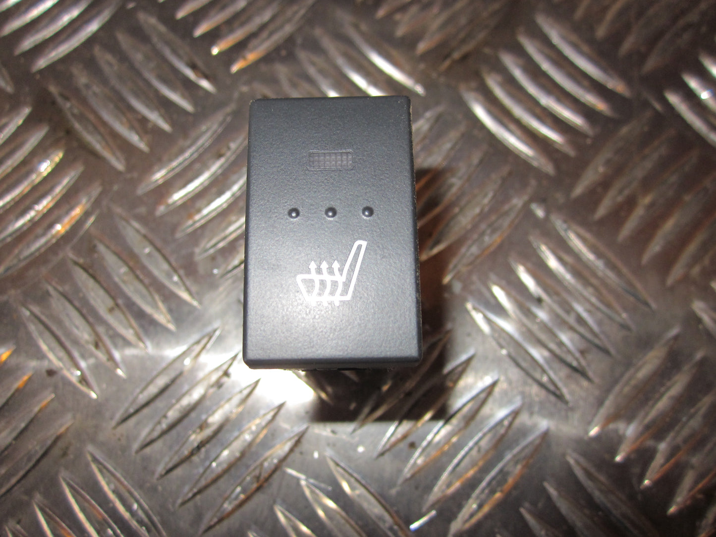 Mazda 3 BK Kontakt Sædevarme Med OEM Nr. Ophugger Fra Mazda Ophugger