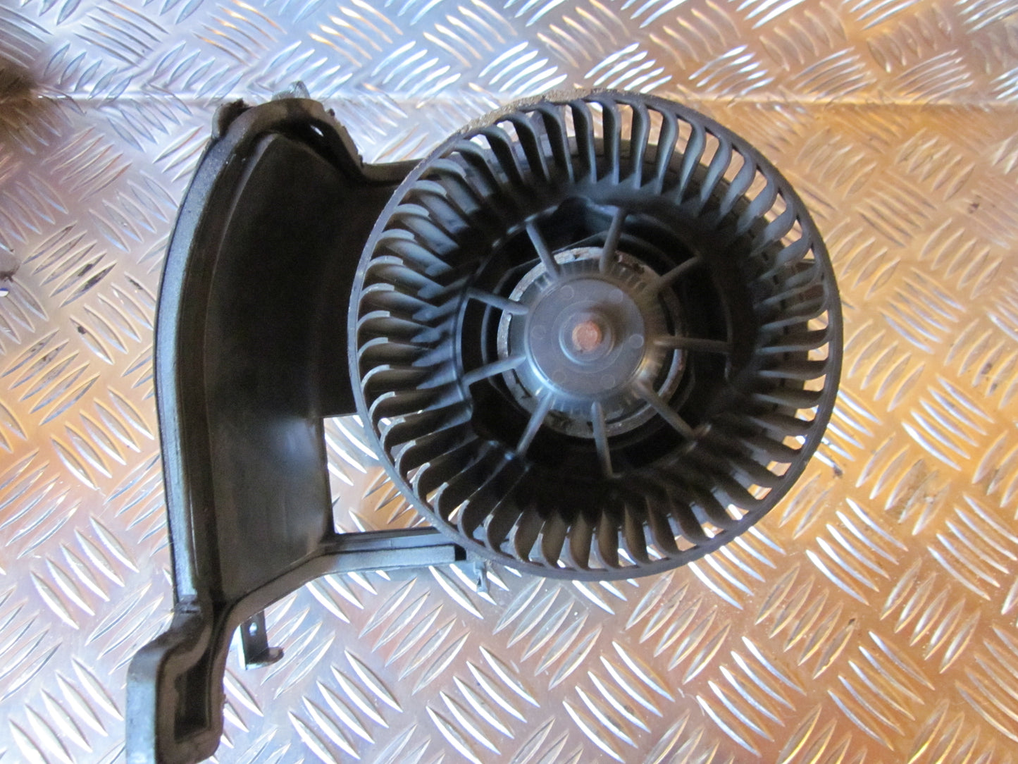 Renault Clio 2 Varmeblæser Med OEM Nr. Ophugger Fra Renault Ophugger