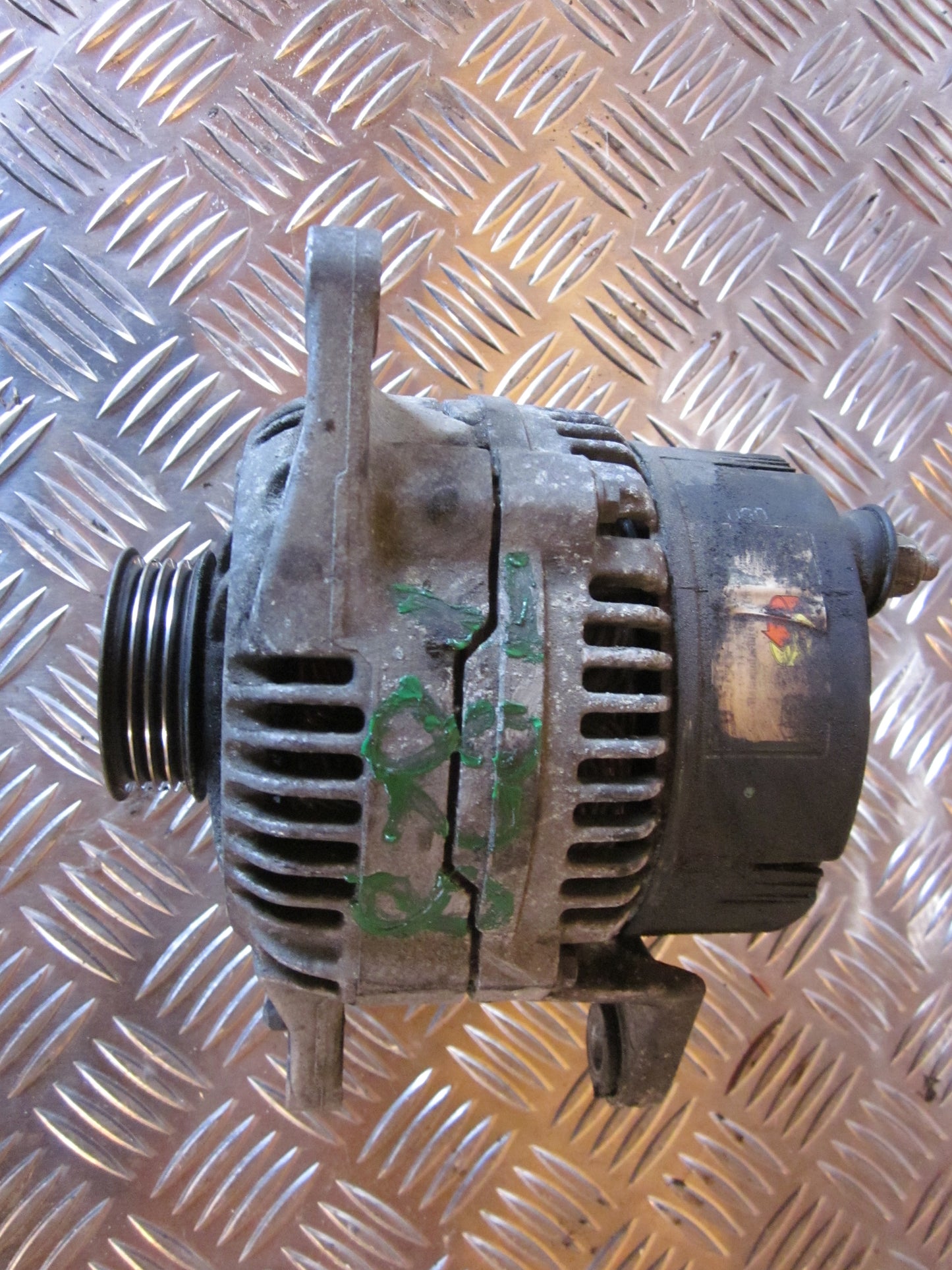 Mitsubishi Galant NE3 Generator Med OEM Nr. MD102088 Fra Mitsubishi Ophugger