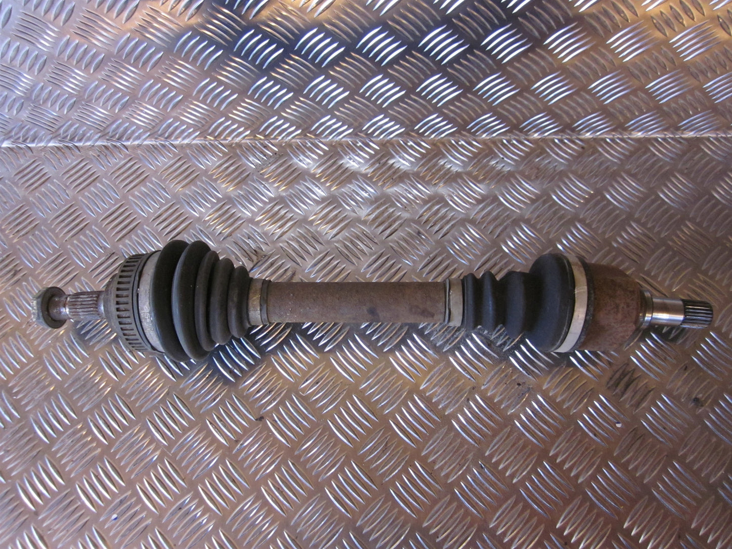 Peugeot Partner Trækaksel For V Med OEM Nr. 3272LP Fra Peugeot Ophugger