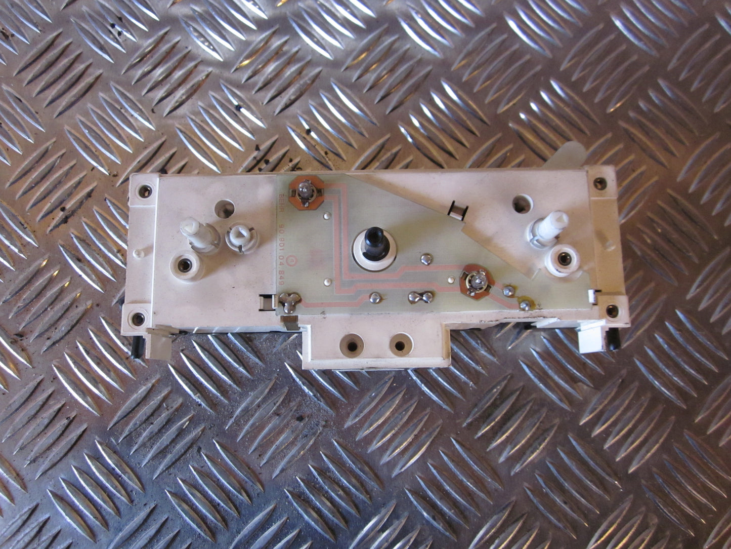 Volvo 850 Varmeregulering Med OEM Nr. 6849561 Fra Volvo Ophugger
