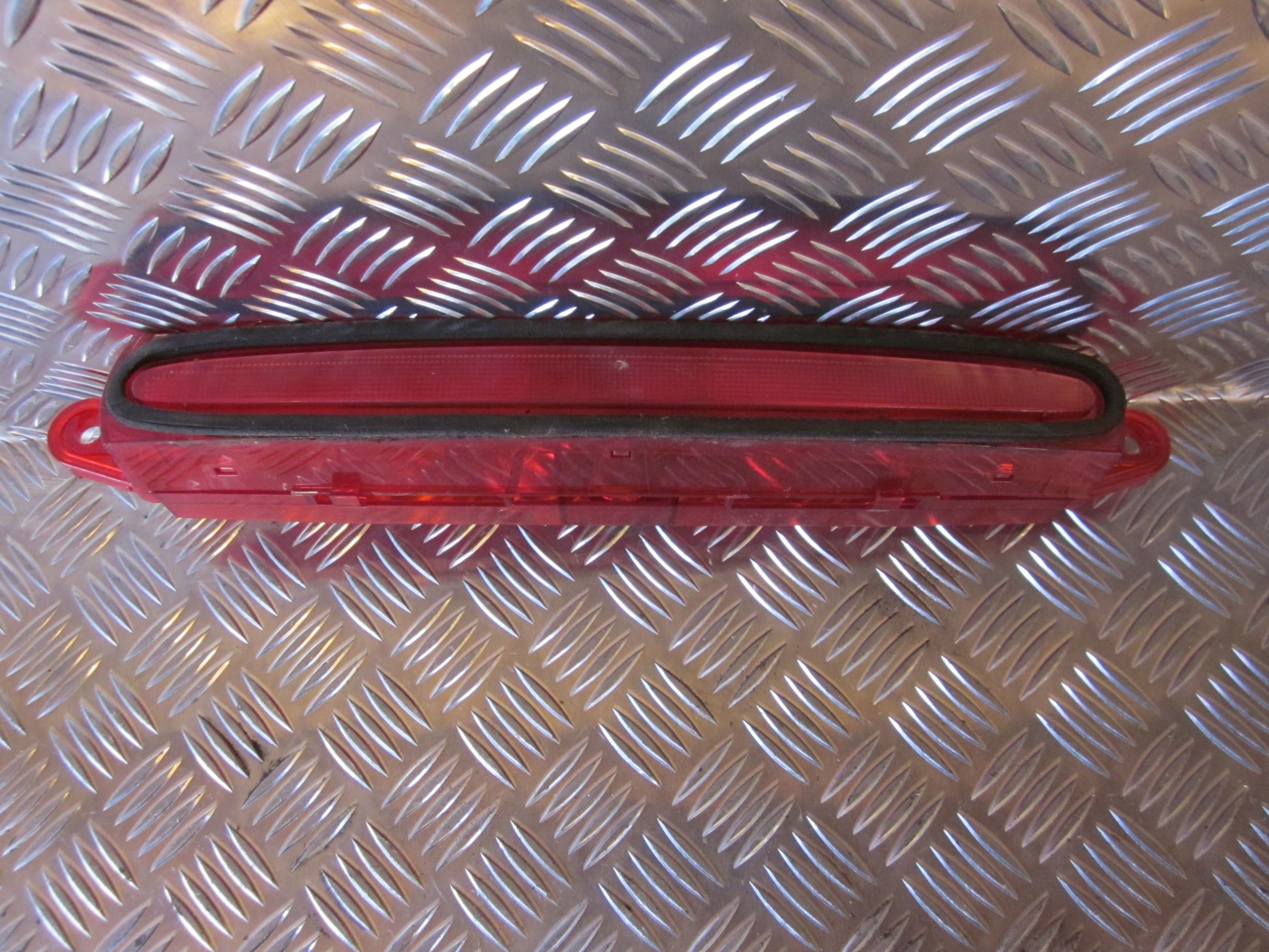 Mazda 6 GG/GY Bremselys Med OEM Nr. Ophugger Fra Mazda Ophugger