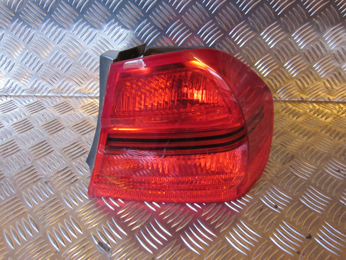BMW 3-Serie E90/E91/E92 Baglygte Med OEM Nr. Ophugger Fra BMW Ophugger