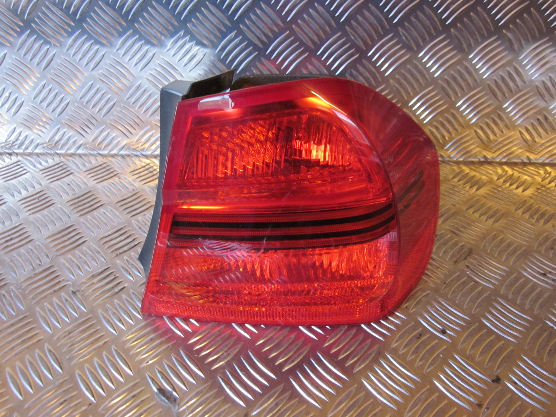 BMW 3-Serie E90/E91/E92 Baglygte Med OEM Nr. Ophugger Fra BMW Ophugger