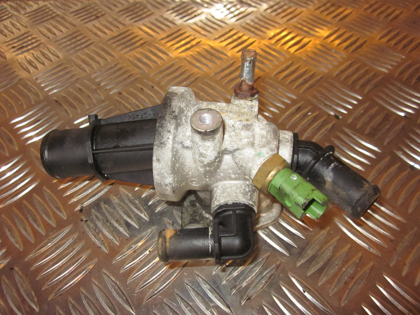 Opel Combo C Termostathus Med OEM Nr. Ophugger Fra Opel Ophugger