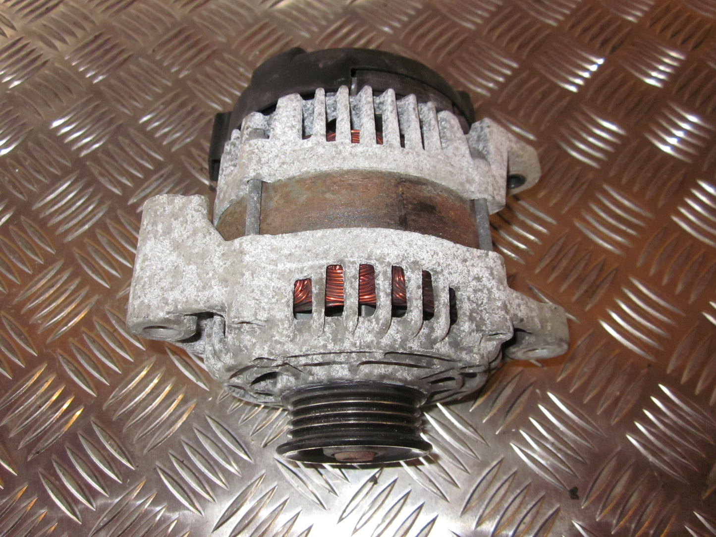 Chevrolet Aveo Generator Med OEM Nr. Ophugger Fra Chevrolet Ophugger