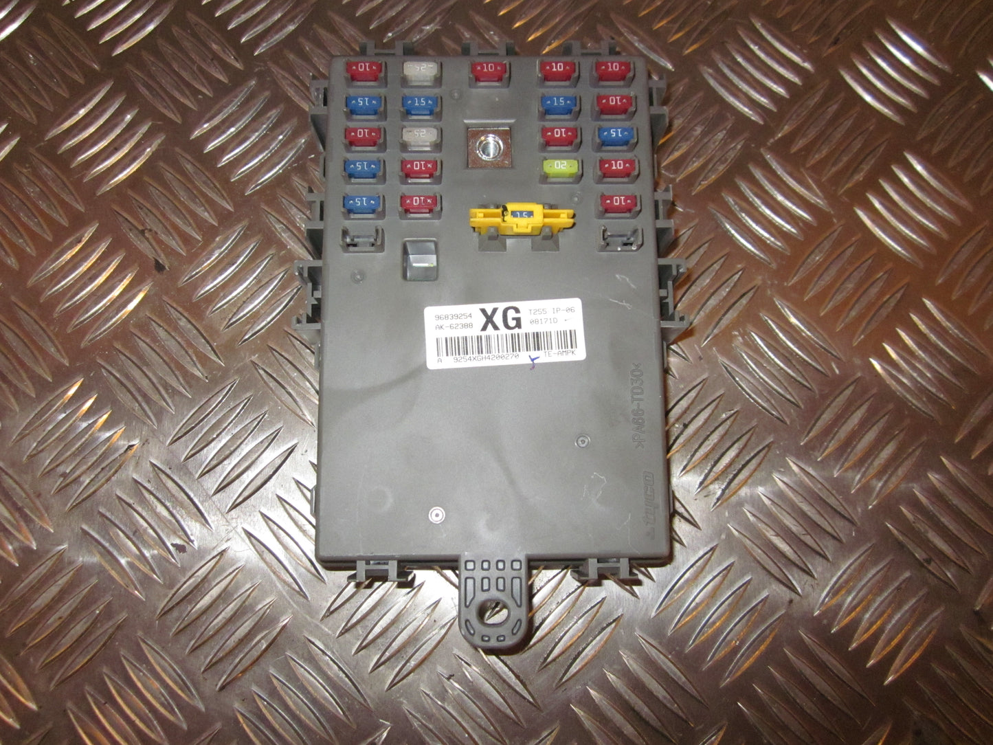 Chevrolet Aveo Sikringsboks Med OEM Nr. 96839254 Fra Chevrolet Ophugger