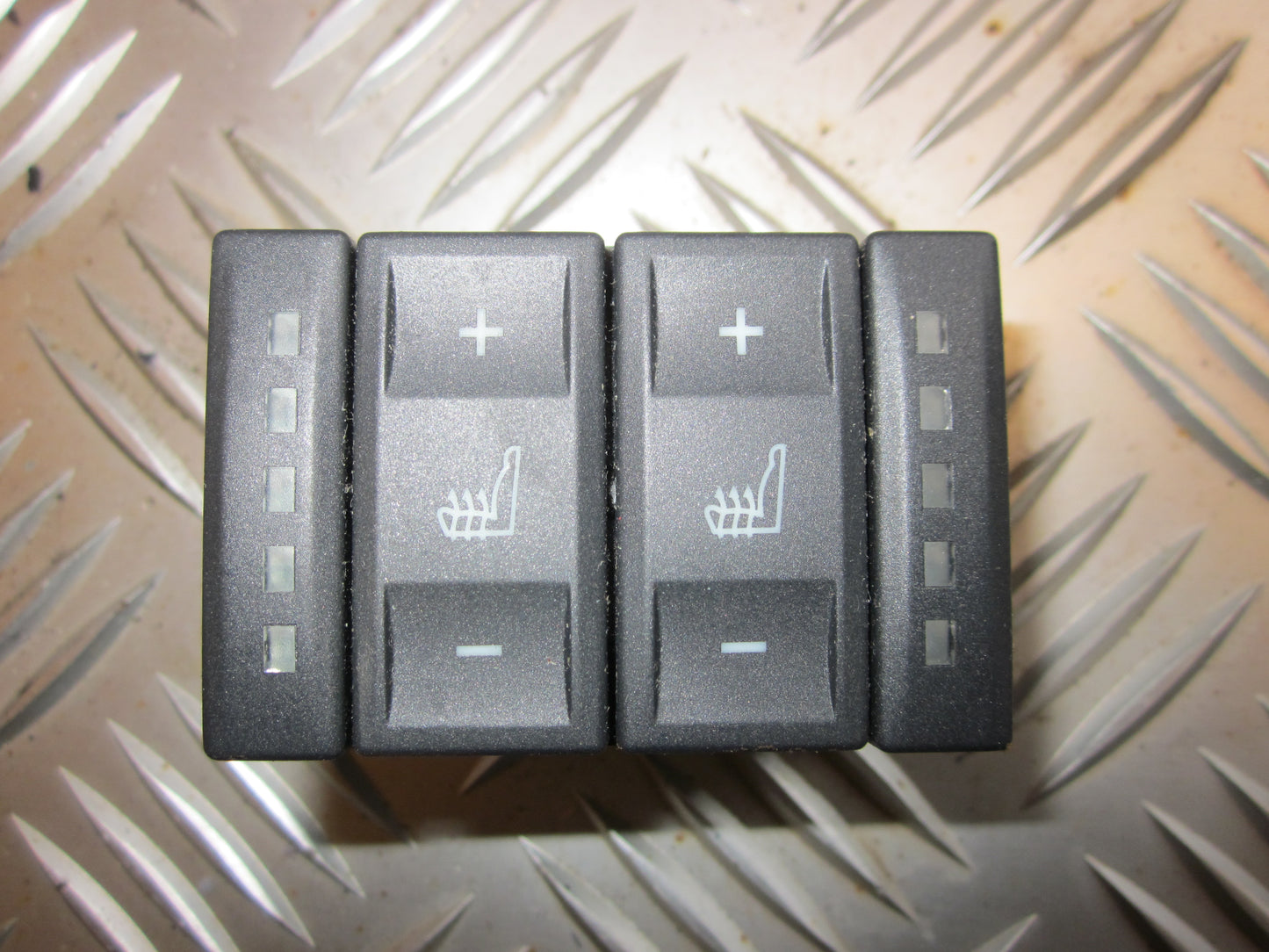 Ford Mondeo 3 Kontakt Sædevarme Med OEM Nr. Ophugger Fra Ford Ophugger