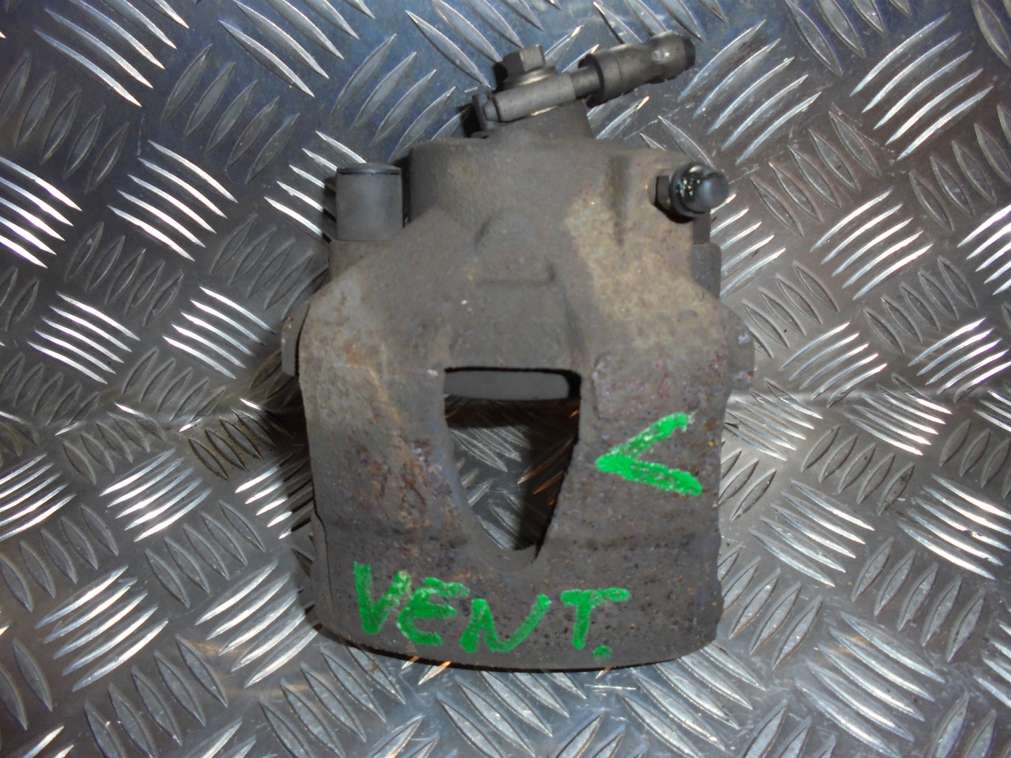 VW Polo 9N Bremsekaliber VF Med OEM Nr. Ophugger Fra VW Ophugger