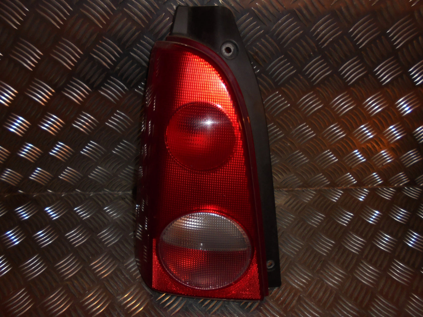 Opel Agila A Baglygte Med OEM Nr. 09204255 Fra Opel Ophugger