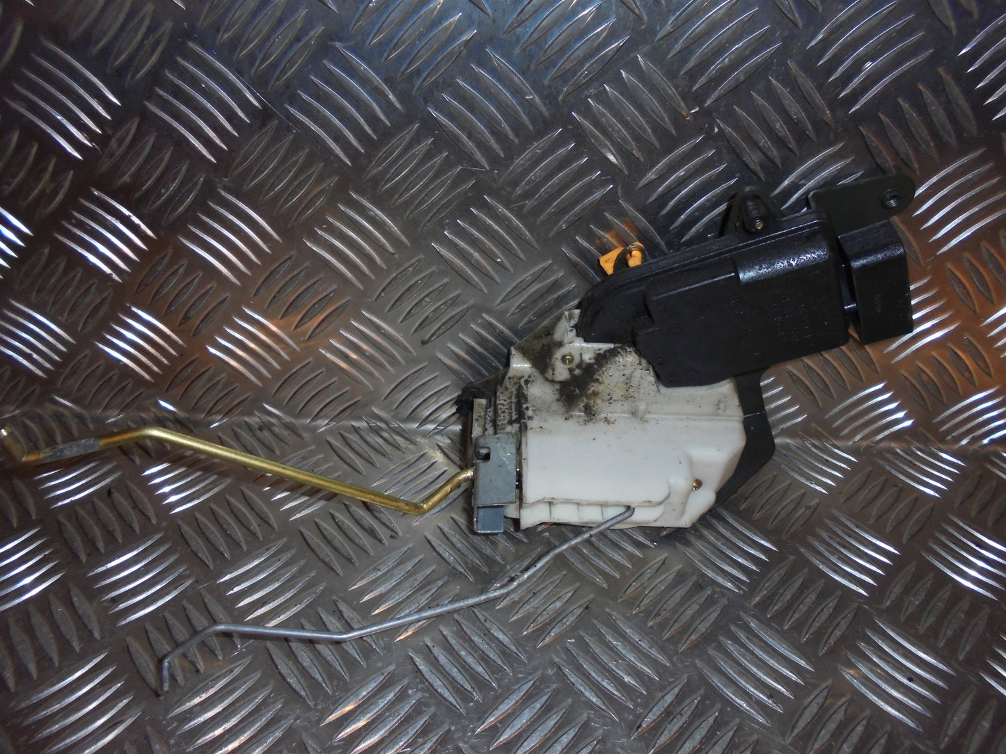 Opel Agila A Dørlås Med OEM Nr. Ophugger Fra Opel Ophugger