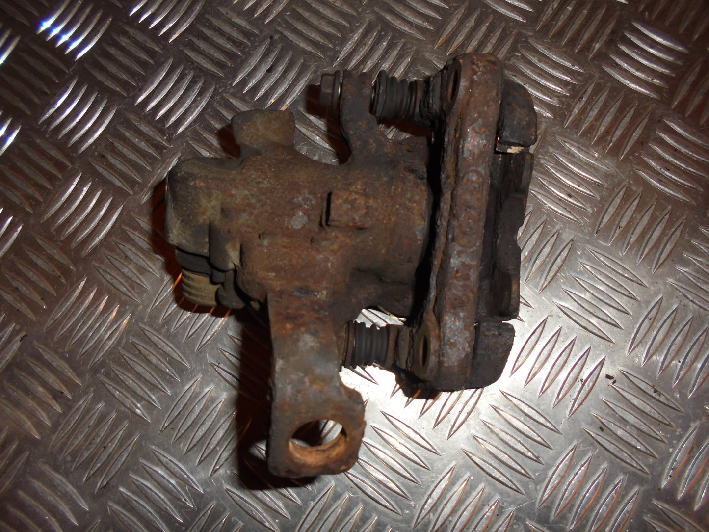 Honda Civic 5D Bremsekaliber HB Med OEM Nr. Ophugger Fra Honda Ophugger
