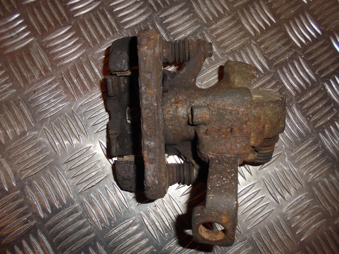 Honda Civic 5D Bremsekaliber VB Med OEM Nr. Ophugger Fra Honda Ophugger