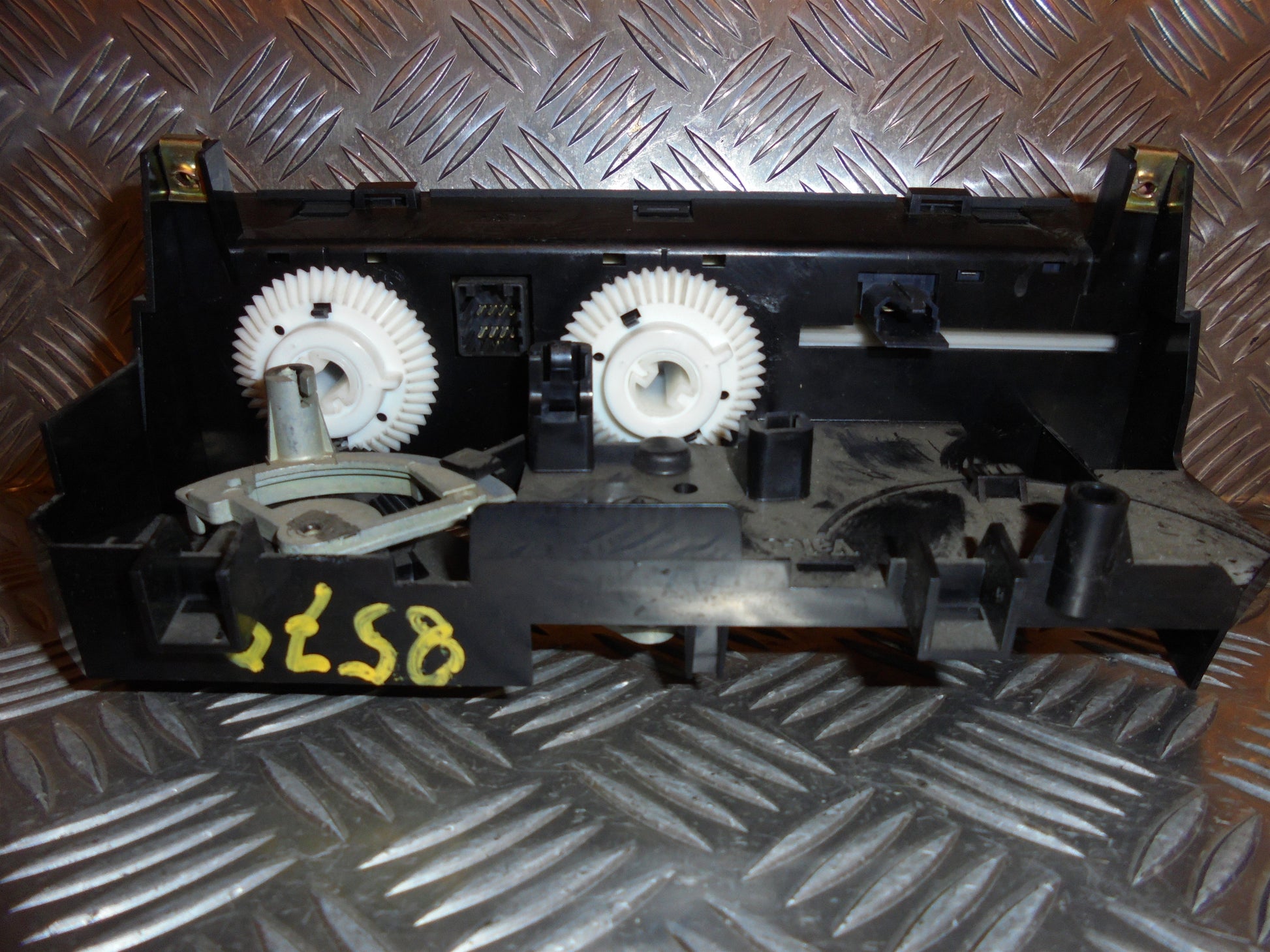 Peugeot 406 Varmeregulering Med OEM Nr. Ophugger Fra Peugeot Ophugger